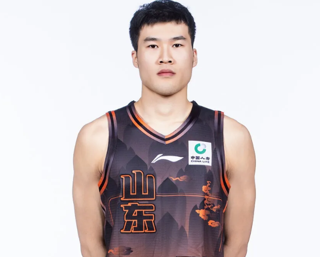 纽约尼克斯终结53年冠军荒，球迷狂欢点燃全城