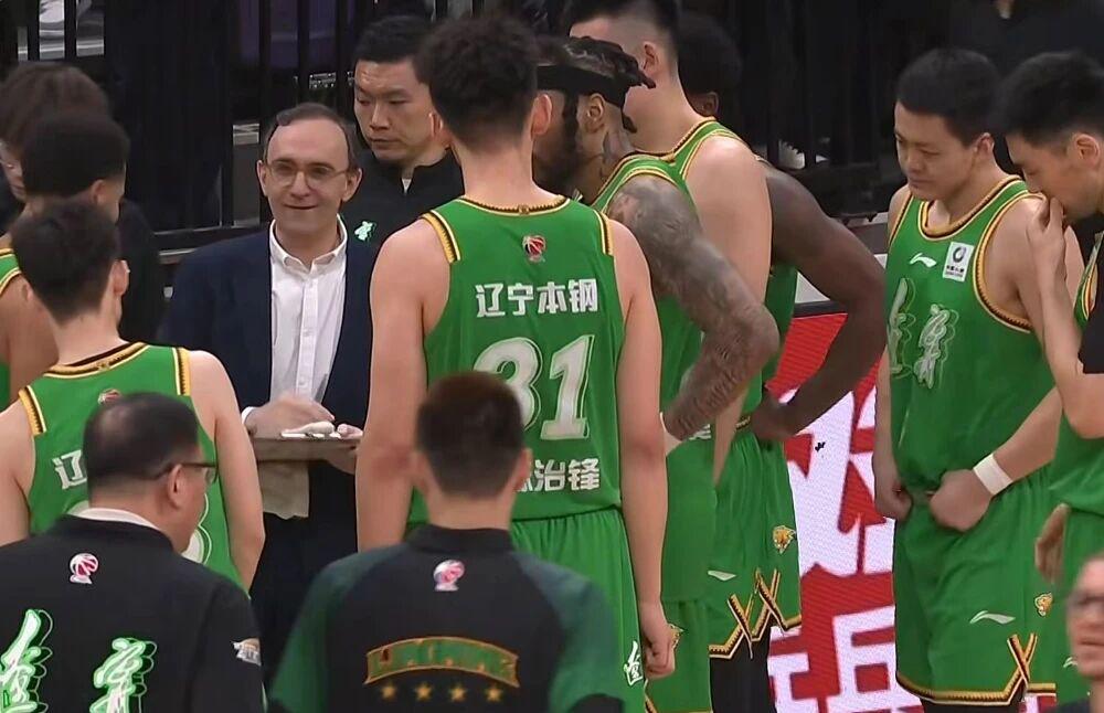 世界杯｜沙特“铁桶阵”1:1逼平乌拉圭